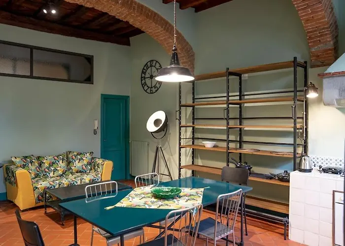 Raffinato Trilocale San Frediano
